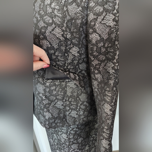 Le Suit Skirt Suit - Black Lace Look - Size 4 - Picture 6 of 15